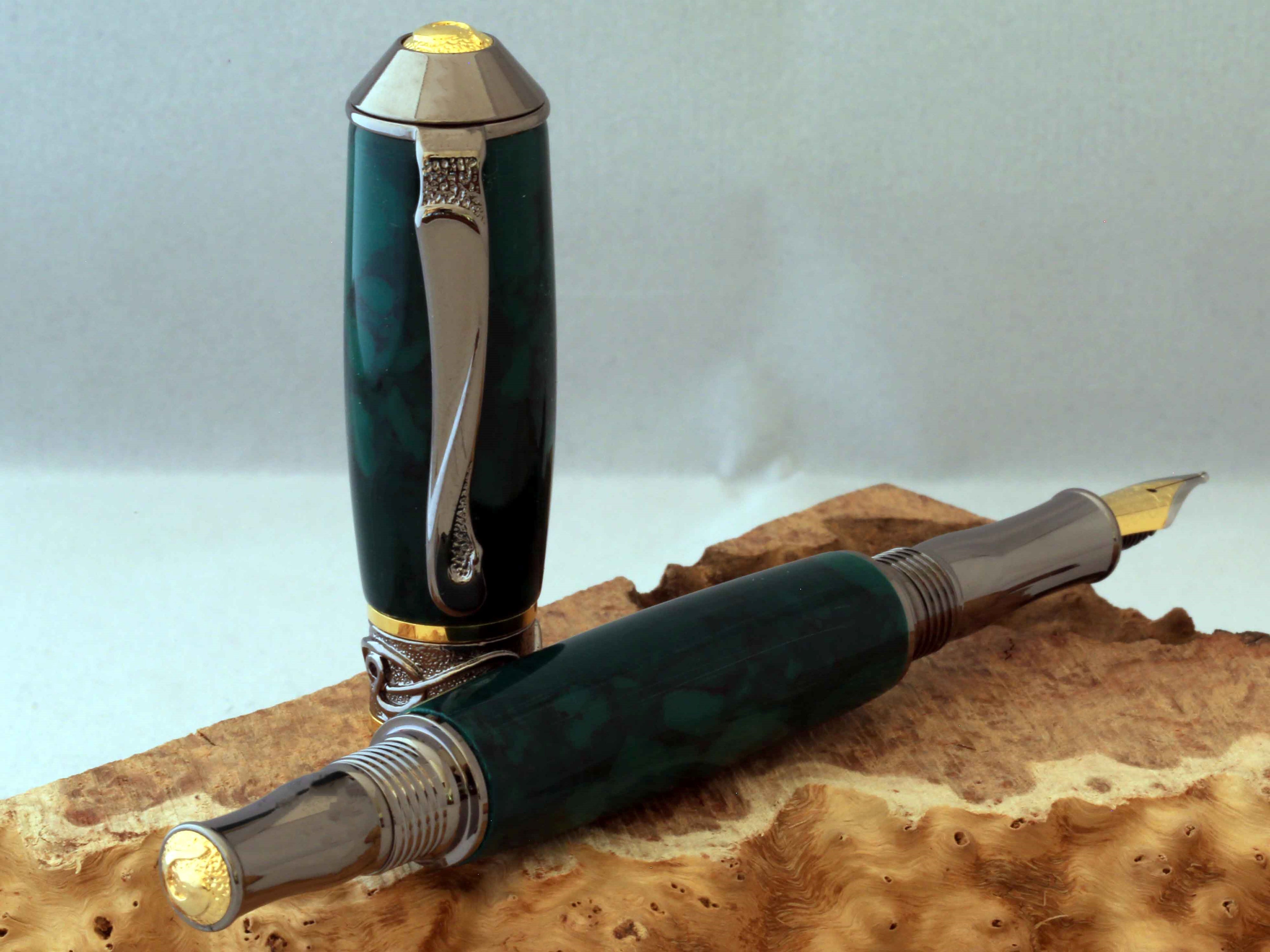 Nouveau Sceptre Fountain Postable True Stone Pen