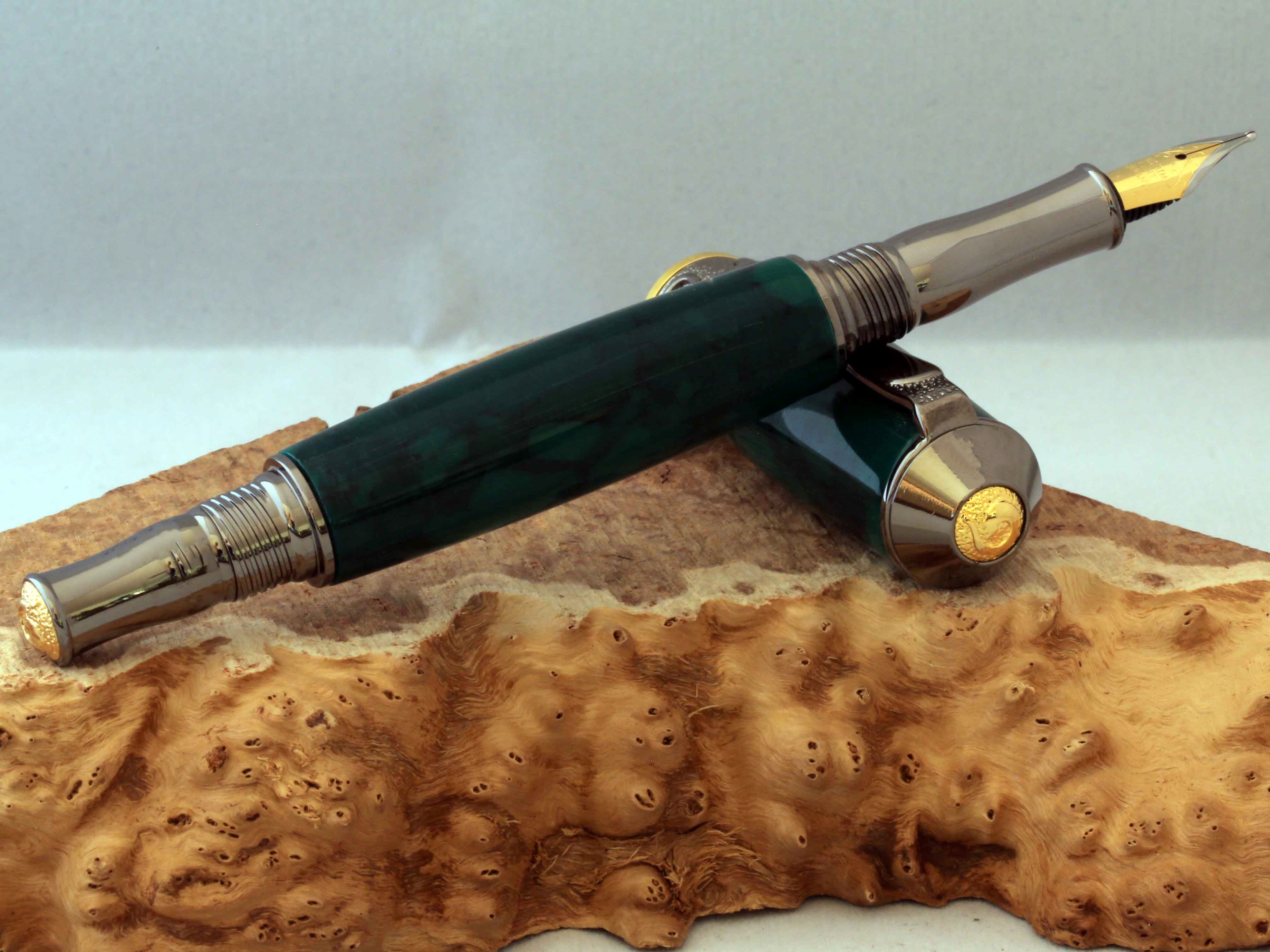 Nouveau Sceptre Fountain Postable True Stone Pen