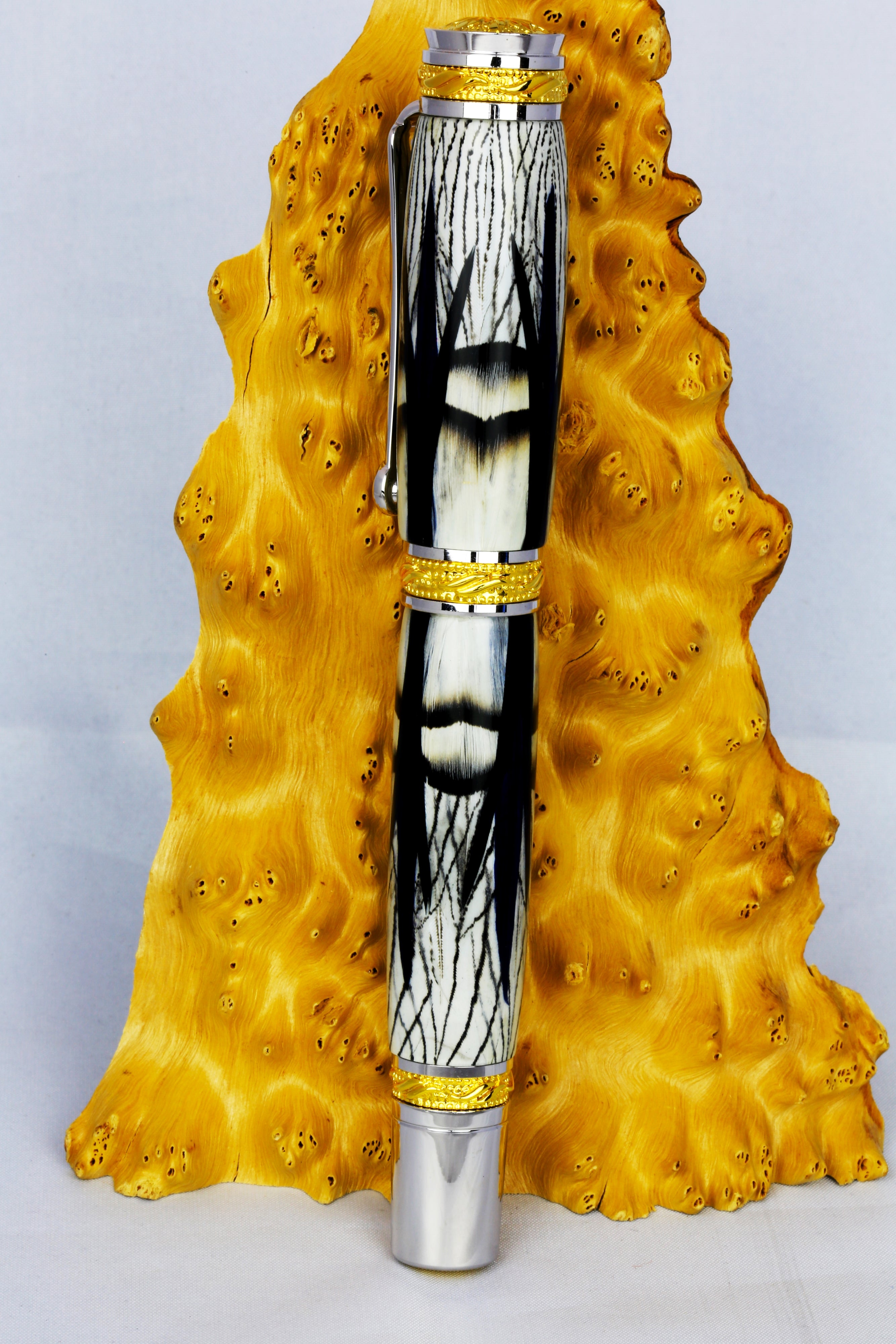 Limited Edition Majestic Fountain Fantastic Feathers Pens