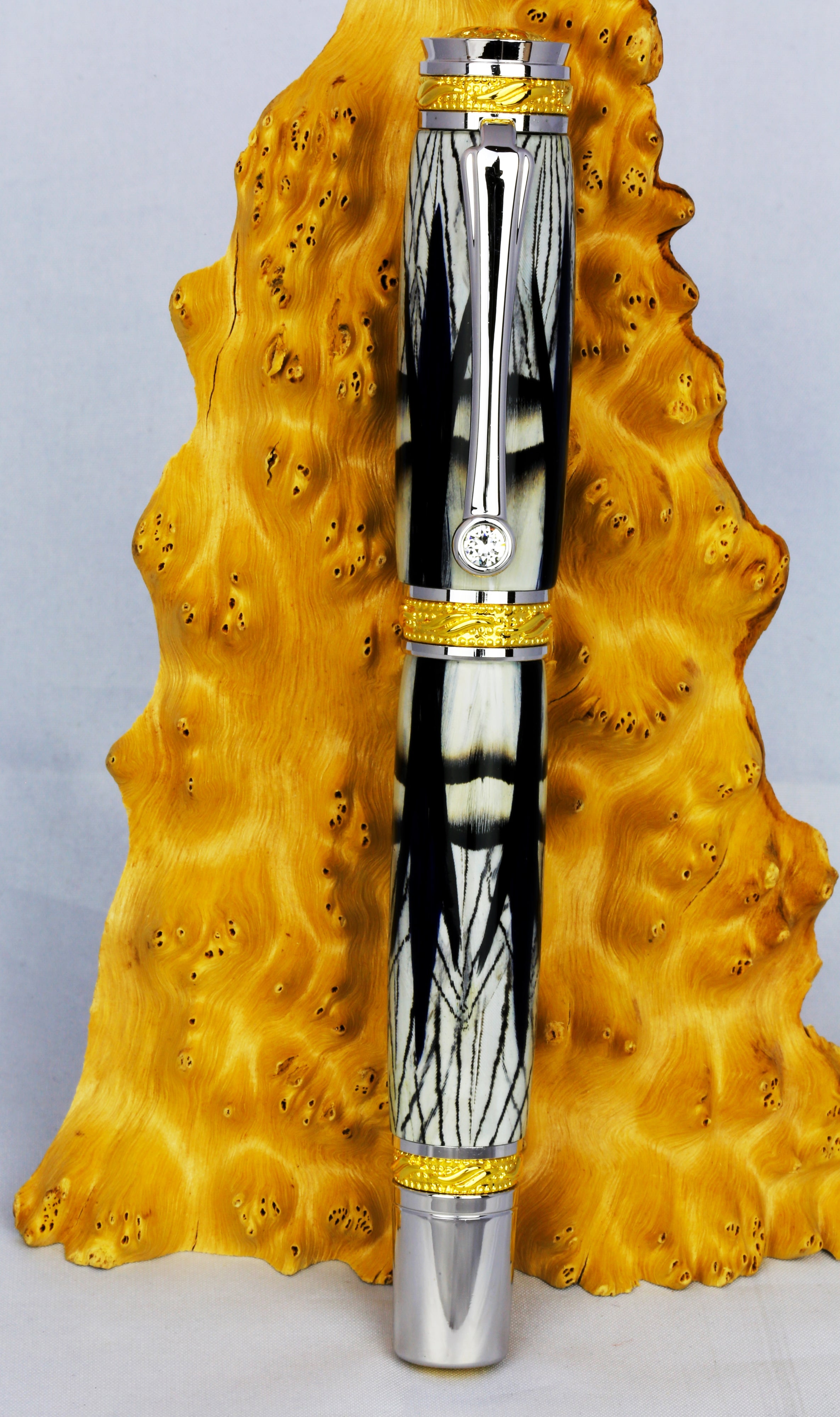 Limited Edition Majestic Fountain Fantastic Feathers Pens