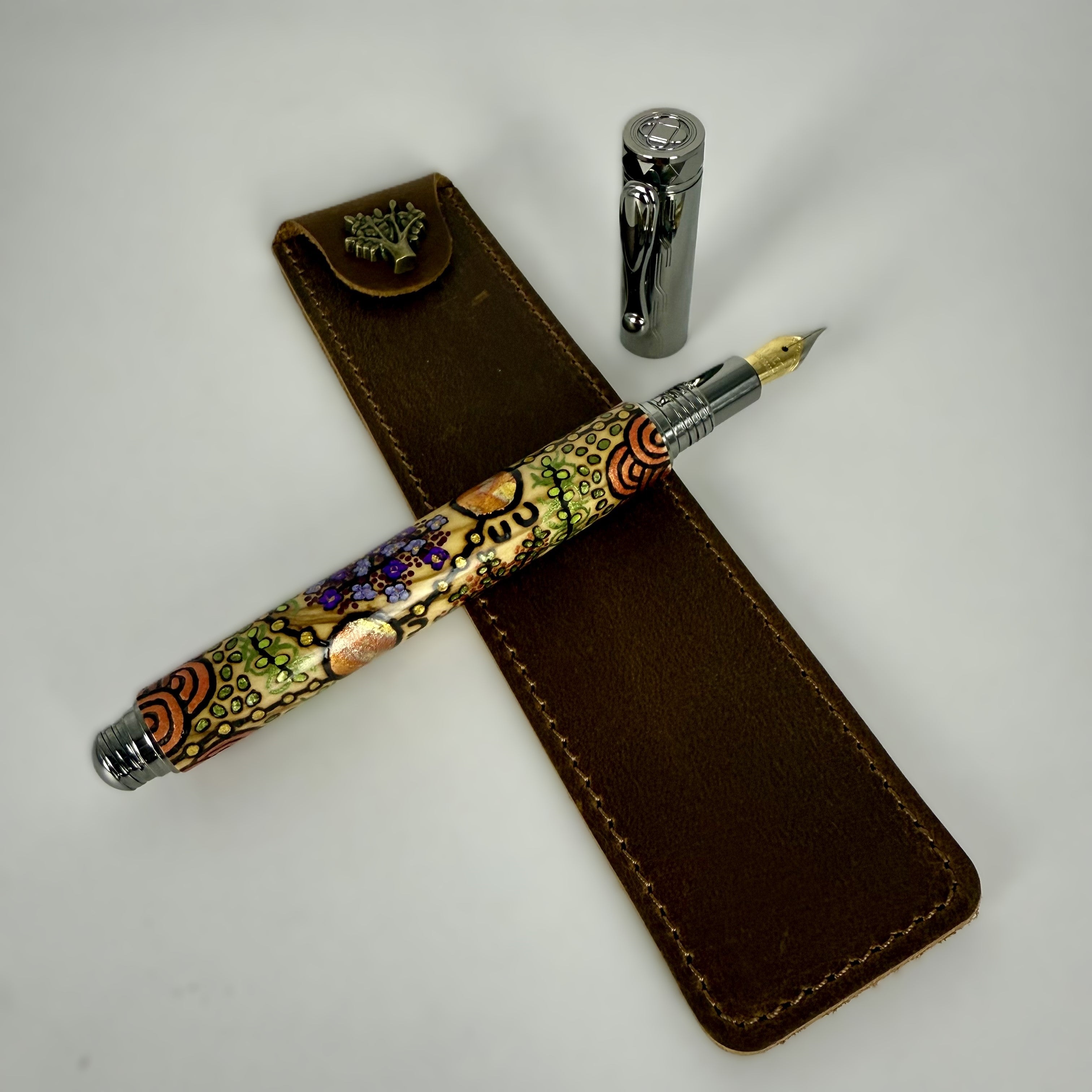 Com Postable Hand painted & Pyrography Aboriginal Art Fountain Pens